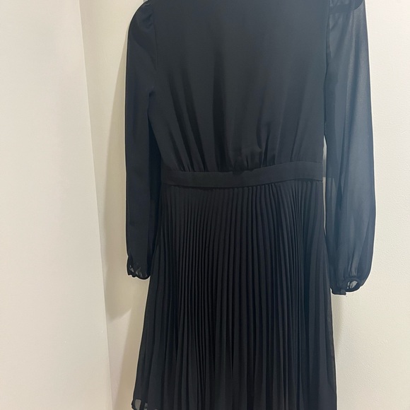 Ann Taylor Petite LBD - Picture 3 of 4